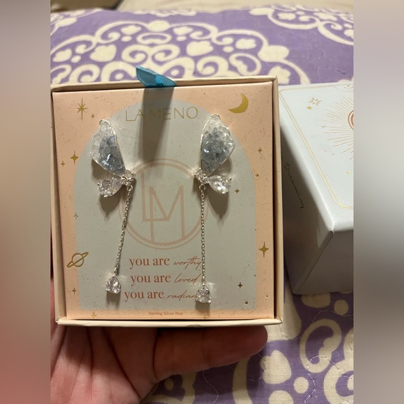 La Meno Crystal Butterfly Earrings New in Box! - Picture 2 of 7